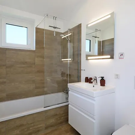 2 Bedroom Gorgeous In Lembruch-duemmer *